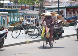 mua-ve-chai-tan-nha-gia-cao-nhat-nam-2025-mua-ban-nhanh